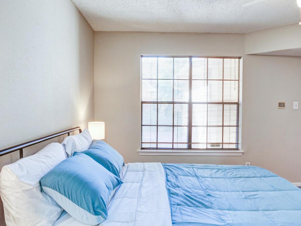 Lovely 2 Bedroom, 1 Bath Condo With Pools And Gym. Houston Esterno foto